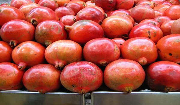 Pomegranate-Market